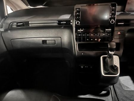 2022-Hyundai-Staria-22d-Executive-Auto_9