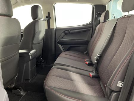 2021-Isuzu-D-Max-250-HO-Hi-Rider-4x4-Double-Cab_3