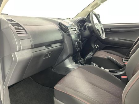 2021-Isuzu-D-Max-250-HO-Hi-Rider-4x4-Double-Cab_8