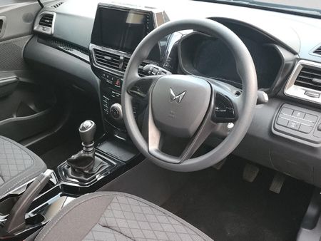 2026-Mahindra-XUV-3XO-12T-MX2_12