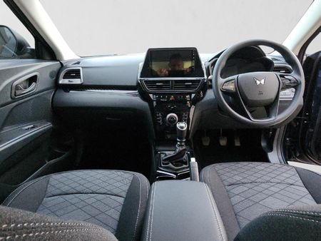 2026-Mahindra-XUV-3XO-12T-MX2_17