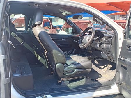 2020-Toyota-Hilux-28-GD-6-Raised-Body-Raider-Auto-Extended-Cab_8