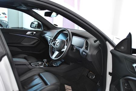 2022-BMW-2-Series-M235i-xDrive-Gran-Coupe_9