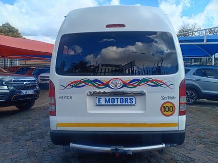 2022-Toyota-Quantum-25-D-4D-Sesfikile-16-seat_10