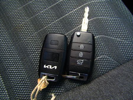 2024-Kia-Sonet-15-LX_11