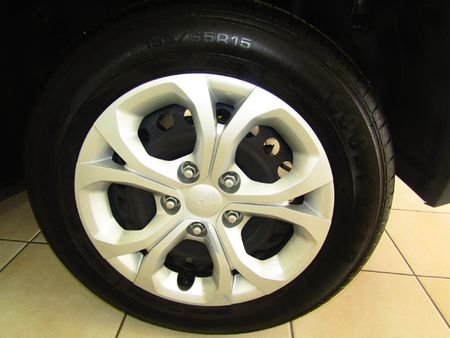 2024-Kia-Sonet-15-LX_8