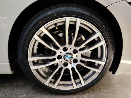 2016-BMW-3-Series-320i-M-Sport-Auto_9