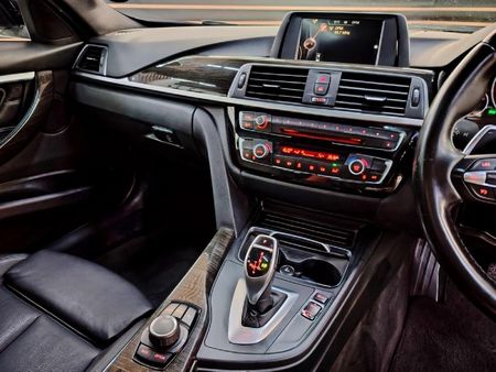 2016-BMW-3-Series-320i-M-Sport-Auto_10