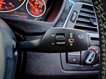 2016-BMW-3-Series-320i-M-Sport-Auto_15