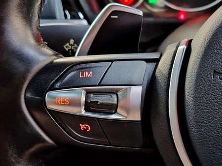 2016-BMW-3-Series-320i-M-Sport-Auto_16