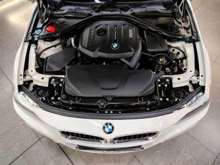 2016-BMW-3-Series-320i-M-Sport-Auto_32