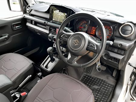 2022-Suzuki-Jimny-15-GLX-Auto_8