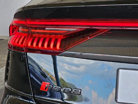 2024-Audi-RSQ8-quattro-441kW_11