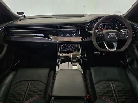 2024-Audi-RSQ8-quattro-441kW_23