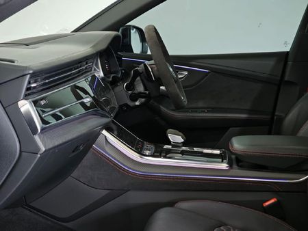 2024-Audi-RSQ8-quattro-441kW_28