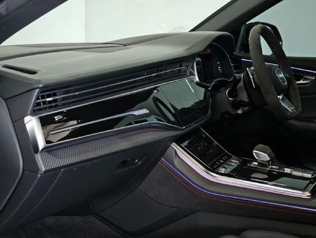2024-Audi-RSQ8-quattro-441kW_29