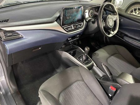 2025-Toyota-Starlet-15-XR_6