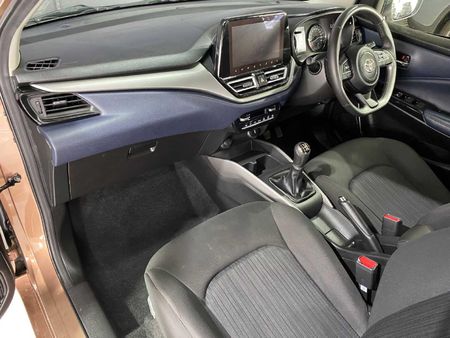 2025-Toyota-Starlet-15-XR_6