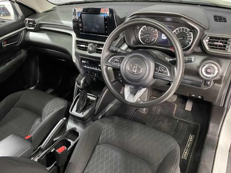2025-Toyota-Urban-Cruiser-15-XR-Auto_10