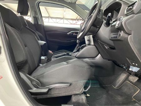 2025-Toyota-Urban-Cruiser-15-XR-Auto_11