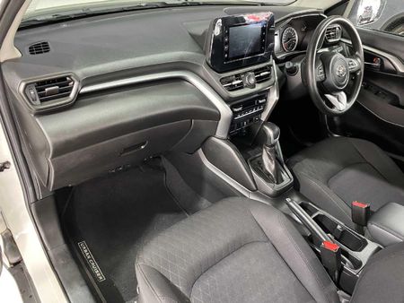 2025-Toyota-Urban-Cruiser-15-XR-Auto_6