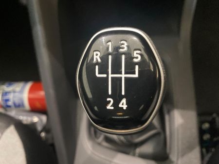 2026-Nissan-Magnite-Move-10-Visia-FC-PV_13