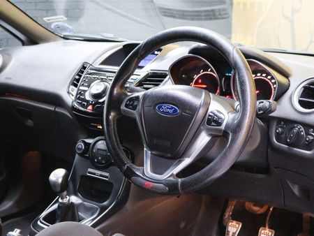 2014-Ford-Fiesta-ST-16-EcoBoost-GDTi_9