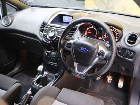 2014-Ford-Fiesta-ST-16-EcoBoost-GDTi_8