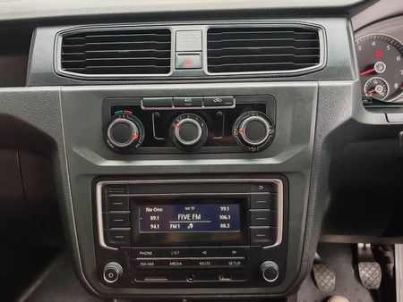 2020-Volkswagen-Caddy-16i-81kW-Panel-Van_5