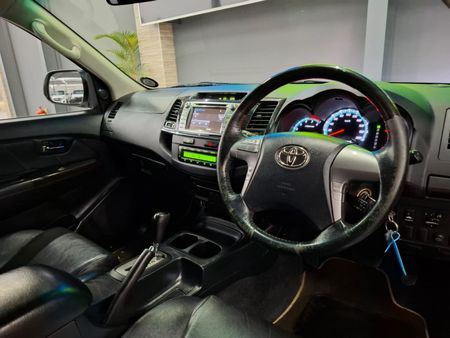 2009-Toyota-Fortuner-30-D-4D-Raised-Body-Auto_8