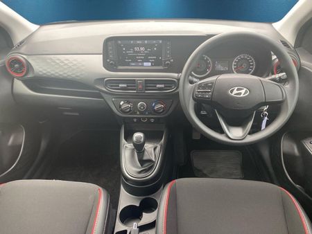 2025-Hyundai-Grand-i10-10-Motion_10