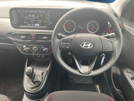 2025-Hyundai-Grand-i10-10-Motion_12