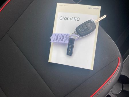 2025-Hyundai-Grand-i10-10-Motion_17