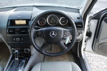2009-Mercedes-Benz-C-Class-C-180K-BE-Estate-Elegance-Auto_11