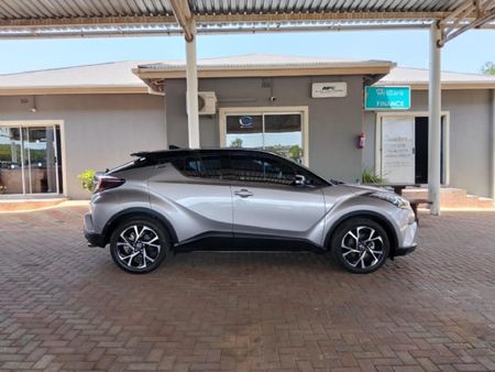 2019-Toyota-C-HR-12T-Luxury-Auto_1