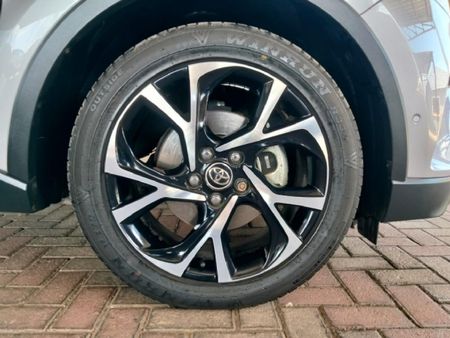 2019-Toyota-C-HR-12T-Luxury-Auto_21