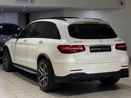 2020-Mercedes-AMG-GLC-63-S-AMG-4Matic_10