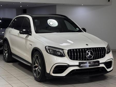 2020-Mercedes-AMG-GLC-63-S-AMG-4Matic_13