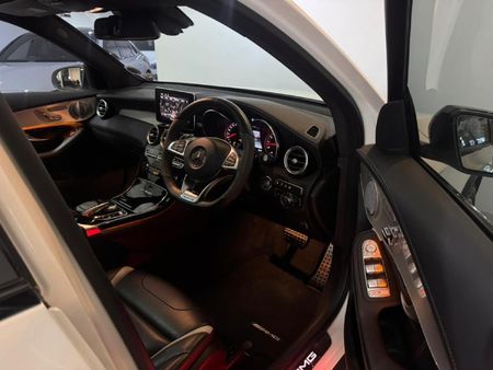 2020-Mercedes-AMG-GLC-63-S-AMG-4Matic_18