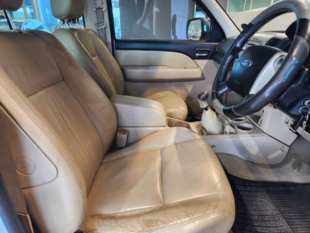 2011-Ford-Everest-30-TDCi-XLT-4x4_6