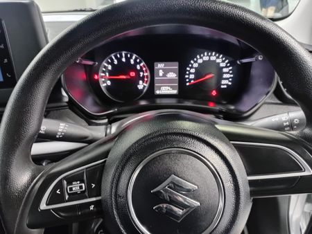 2025-Suzuki-Swift-12-GL_11