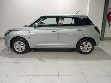 2025-Suzuki-Swift-12-GL_12