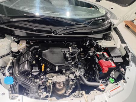 2025-Suzuki-Swift-12-GL_13