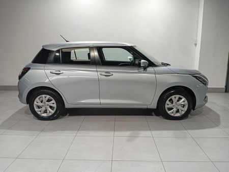 2025-Suzuki-Swift-12-GL_1