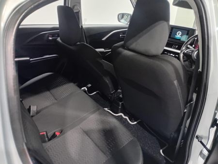 2025-Suzuki-Swift-12-GL_5