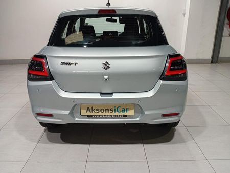 2025-Suzuki-Swift-12-GL_7