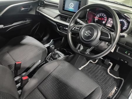2025-Suzuki-Swift-12-GL_8
