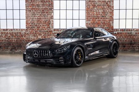 2019-Mercedes-AMG-GT-R_0