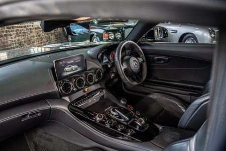 2019-Mercedes-AMG-GT-R_11