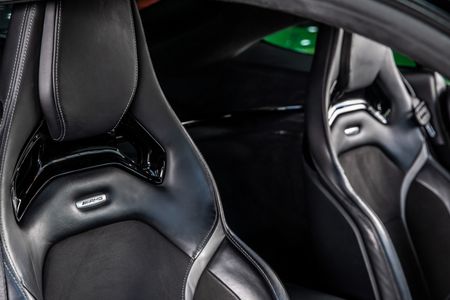 2019-Mercedes-AMG-GT-R_14